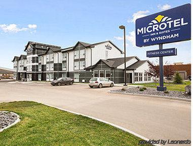 Microtel Inn & Suites By Wyndham Blackfalds Exterior photo
